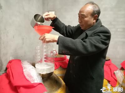 杨溪铺镇任顺兵精诚酿酒拓富路