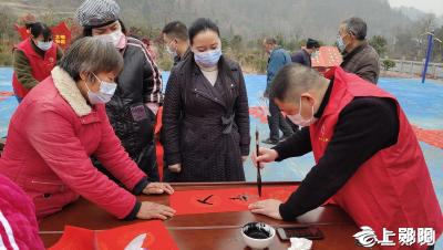 区红十字会：当好“三员”暖民心