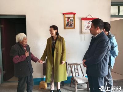 人大代表朱瑾艳慰问“中国好婆婆”周贤芝