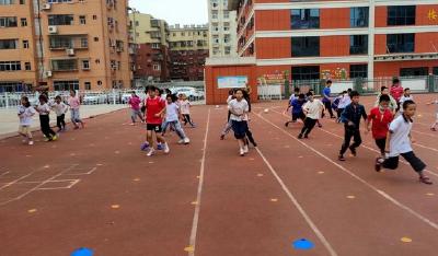 郧阳区实验小学：绿茵场上展风姿 追梦最佳球员