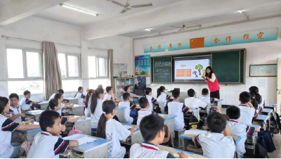 助学支教走进十方院小学送教