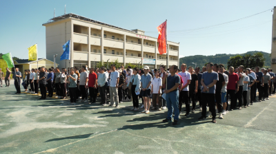 郧阳区一中：开展教师团建活动共筑团结校园