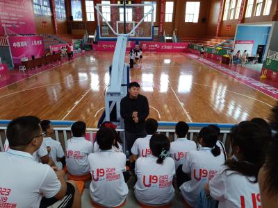 团郧阳区委：全程助力篮球赛，志愿服务展风采