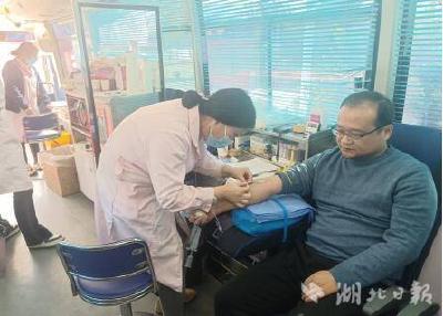 郧阳区城关镇组织党员、干部积极参与无偿献血活动