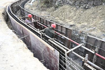 郧阳区江北灌区西干渠正加紧建设