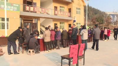 郧阳区检察院开展文化下乡送春联活动