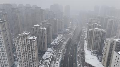 郧阳区：以雪为令向雪而行  全力应对降雪天气