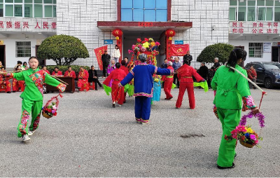 郧阳区青曲镇：锣鼓喧天庆新年