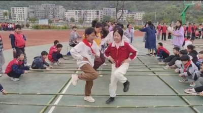 郧阳区鲍峡镇：青春飞扬 运动向上