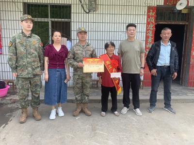 郧阳区柳陂镇：立功喜报送上门 尊崇荣光暖人心
