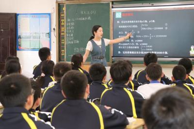 郧阳区实验中学教联体举办“岗位大练兵 教学大比武”竞赛活动