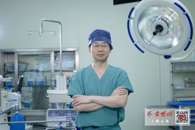 肥胖男子患管状腺癌 十堰人医专家全腹腔镜下右半结肠切除术成功治愈