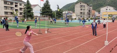 郧阳区大柳乡初级中学：“羽”你一起 “乒”出活力