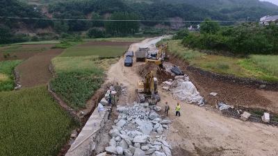 郧阳区交通运输局加速推进青曲镇至学堂梁子公路项目