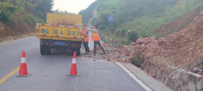 郧阳区：应急处置临危不乱 保障道路交通平稳有序