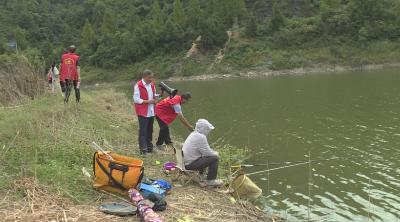 郧阳区城关镇开展人大代表、政协委员守水护水节水志愿活动