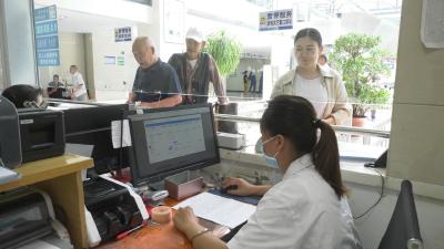 可感可及看民生｜郧阳区：“一站式”结算 让群众就医少跑腿