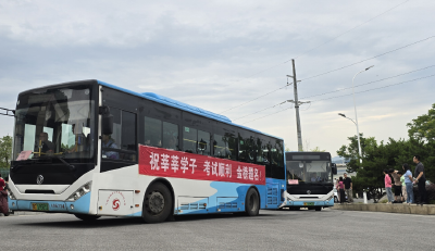 湖北郧阳：6000余名考生“赶考”！直击高考首日现场~