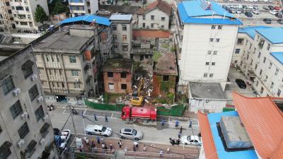 城市文明建设在行动｜郧阳区城关镇：拆除老旧危房   改善居民生活环境