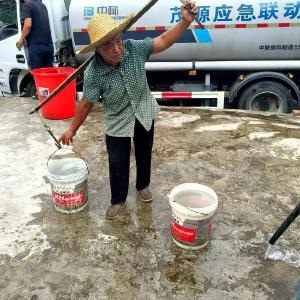 郧阳区柳陂镇：协力抗旱情 送水解民忧