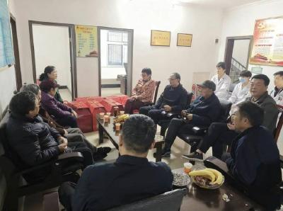 郧阳区退役军人事务局：开展“情暖重阳 关爱老人”走访慰问活动