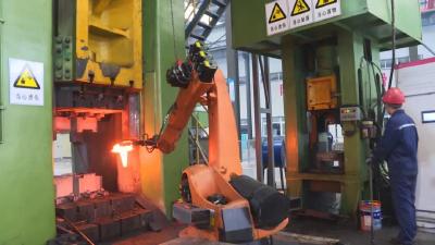 “三百培育”在行动 奋勇争先走前列 | 十堰臻融汽车：创新技改“添动力” 产值飘红 “超预期”