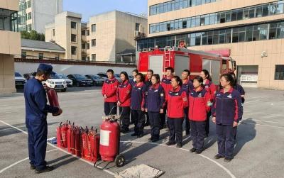 郧阳消防：邀请重点行业开展消防队站开放日活动