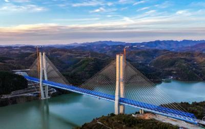 铺轨启动！西十高铁迎来重大进展