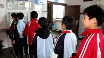 郧阳区五峰乡：数字赋能守安全  家校共品“放心餐”