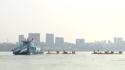 郧阳区新增11艘清漂船正式投用