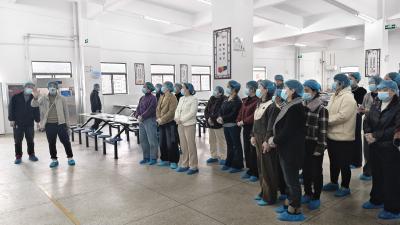 鲍峡镇中心小学开展“食堂开放日”活动