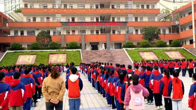 郧阳区新区小学：开展消防安全教育 提高师生安全意识
