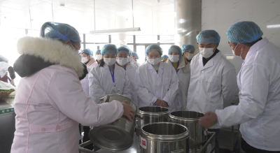 郧阳区幼儿园开展食堂开放日活动