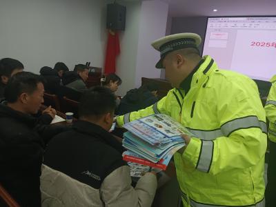 郧阳区：强化司勤人员交通安全意识 携手共建平安畅通交通环境