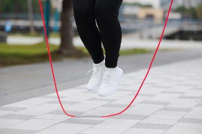 手脚一旦出现这4种异常，很可能是血管堵了，尽早检查