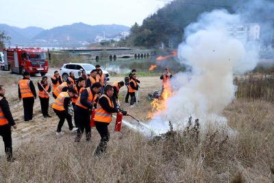 郧阳区柳陂镇开展森林防火演练