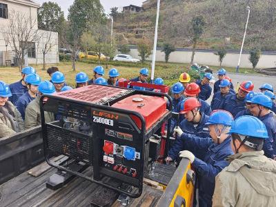 国网郧县供电公司：以训提能强本领  开展发电机组操作专项培训