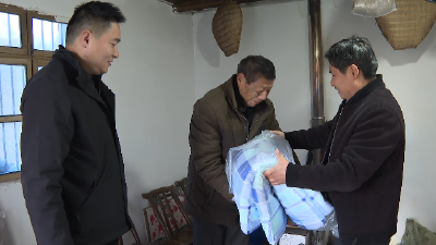 郧阳区叶大乡：岁末年初送温暖 排忧解难保平安