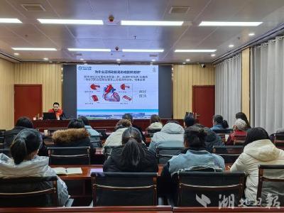 郧阳区城关镇菜园社区开展健康讲座与义诊活动