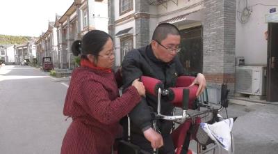 身边好人·孝老爱亲｜王新平：柔肩扛重担 大爱暖亲情