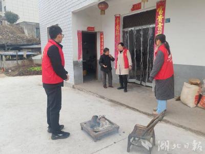 郧阳区谭家湾镇：入户走访送平安 政策宣传暖民心