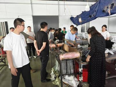 郧阳区胡家营镇：“三业联动”强引擎 精准服务助企兴