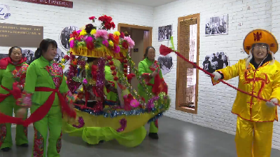 十堰郧阳翻山堰村：村晚聚乡情 深山年味别样浓