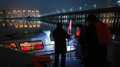 新春走基层｜汉江守夜人：以船为家 护水过年