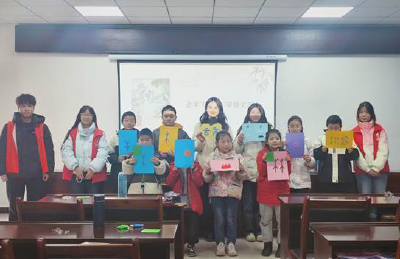 郧阳区谭家湾镇东茶亭村寒假“爱心托管班”暖心开班