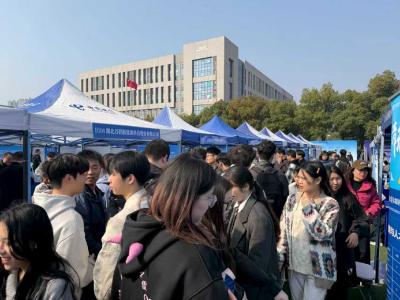 102名高校学子关注郧阳 首场赴外招聘成效明显