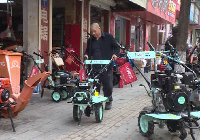 郧阳区：农机赋能护春耕 贴心服务暖民心