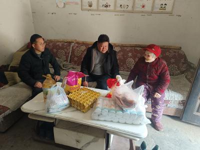 郧阳区城关镇罐沟村：购买物资送上门 情暖留守老人心