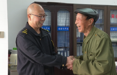 湖北郧阳：村民4万多元现金遗落公交 司机及时上交物归原主