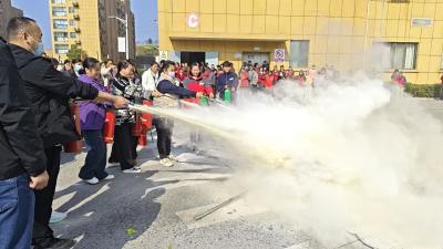 郧阳区杨溪铺镇政企联合强技能筑牢安全防线